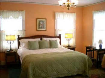 Oak Manor Inn هارتسفيل المظهر الخارجي الصورة