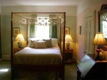 Oak Manor Inn هارتسفيل المظهر الخارجي الصورة