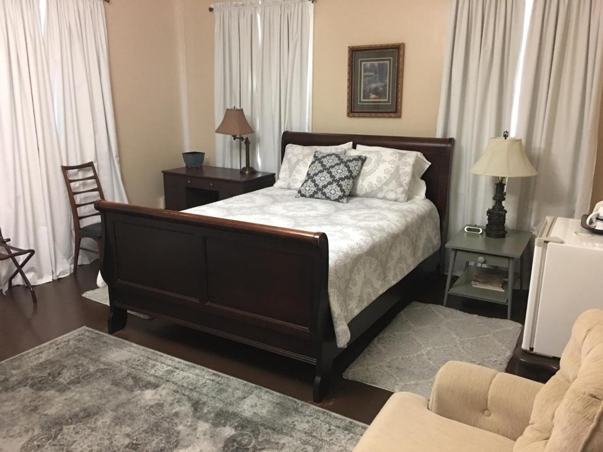 Oak Manor Inn هارتسفيل المظهر الخارجي الصورة